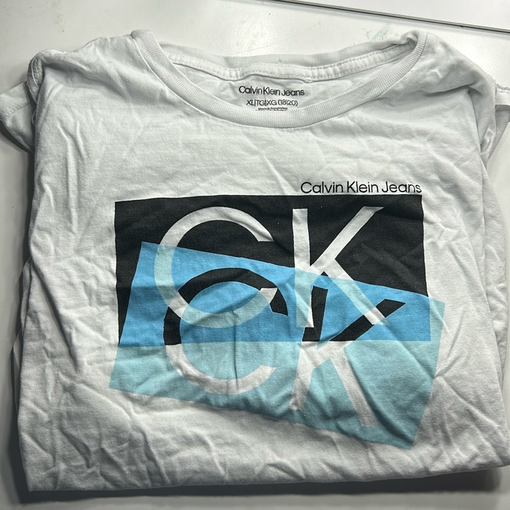Basic t size medium